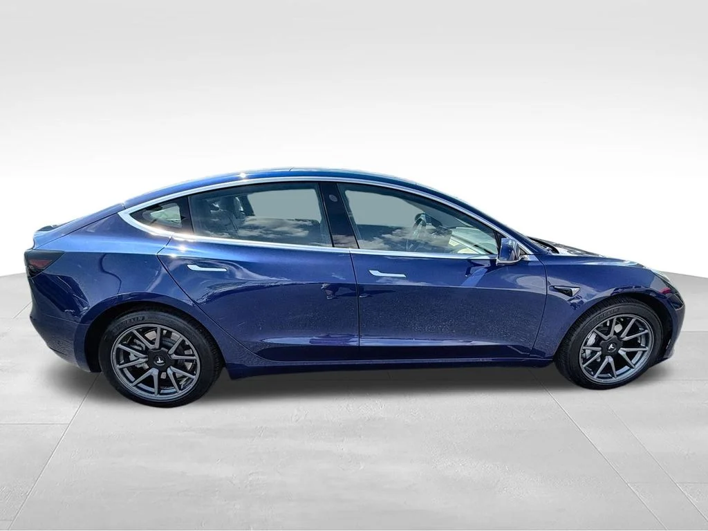 Used 2019 Blue Tesla Long Range image 9
