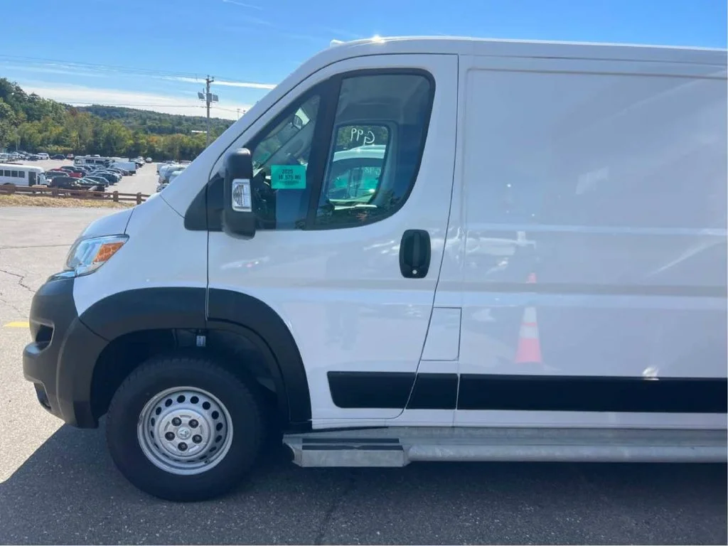Used 2025 White Ram Base image 4