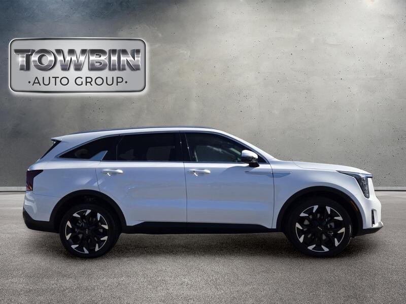 Used 2025 White Kia EX image 3