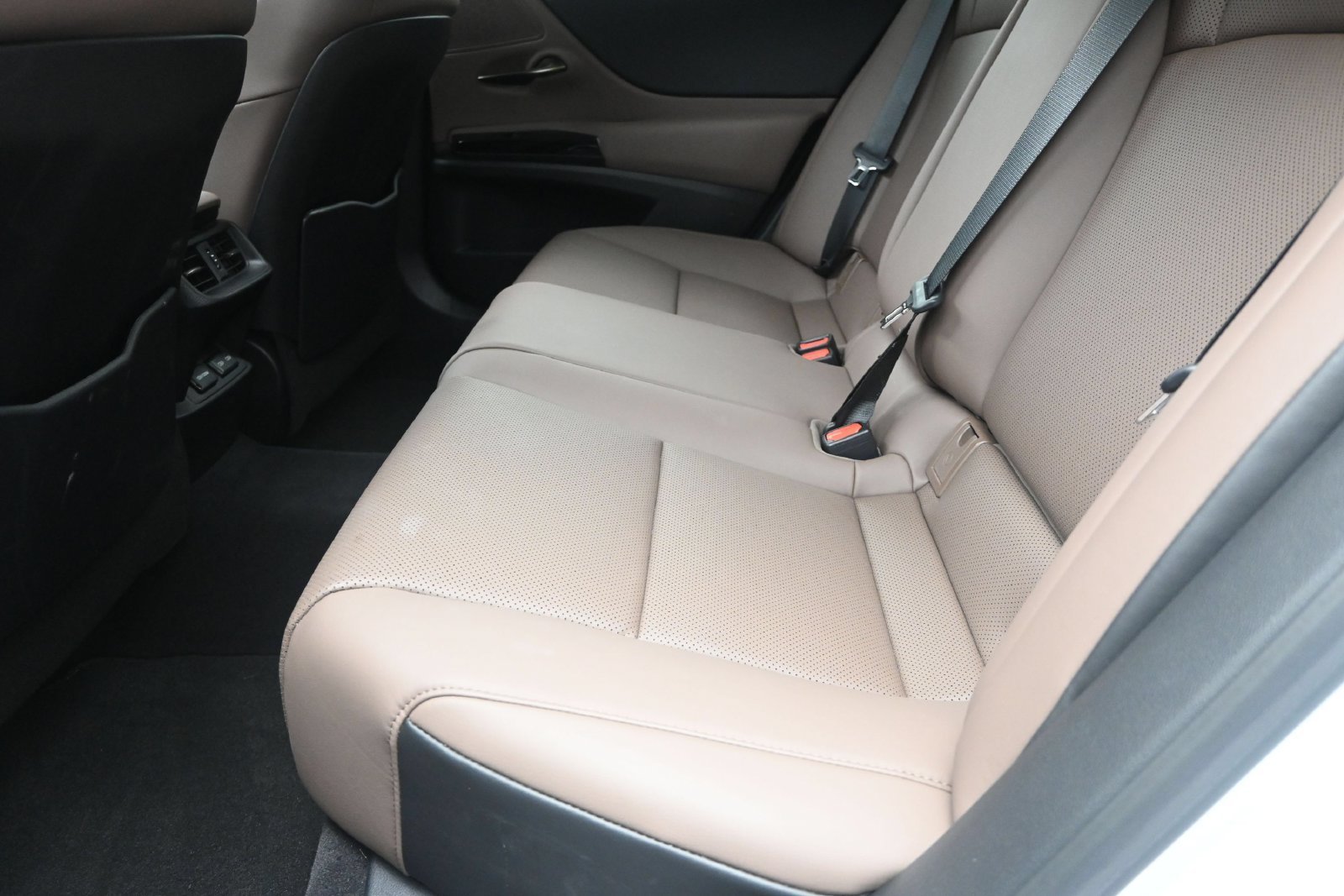 Certified Used 2024 White Lexus 350 image 16