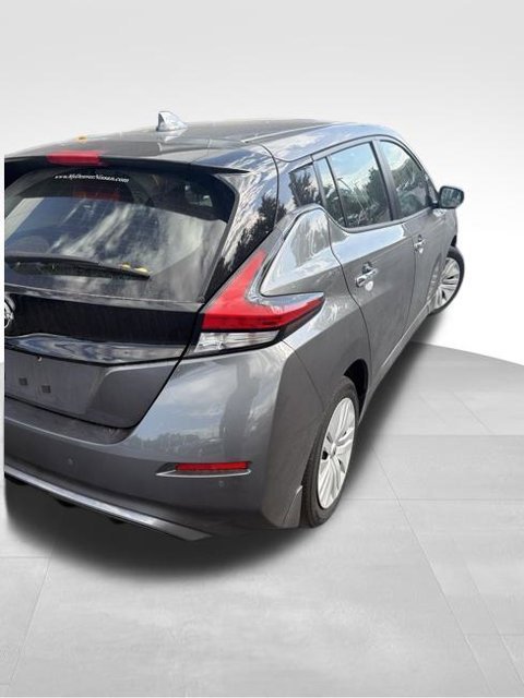 Used 2025 Gray Nissan S image 5