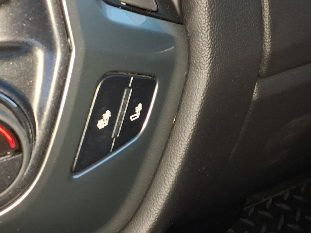 Used 2015 DEEP OCEAN BLUE METALLIC Chevrolet LT image 8
