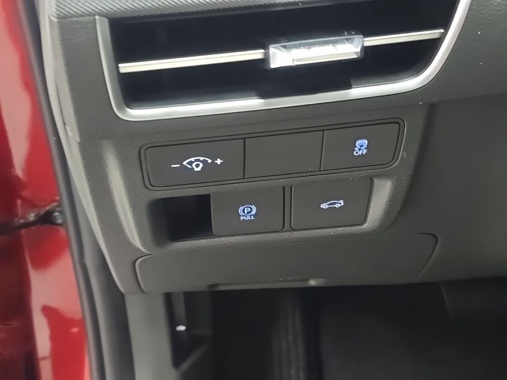 Certified Used 2025 Red Hyundai SEL image 12