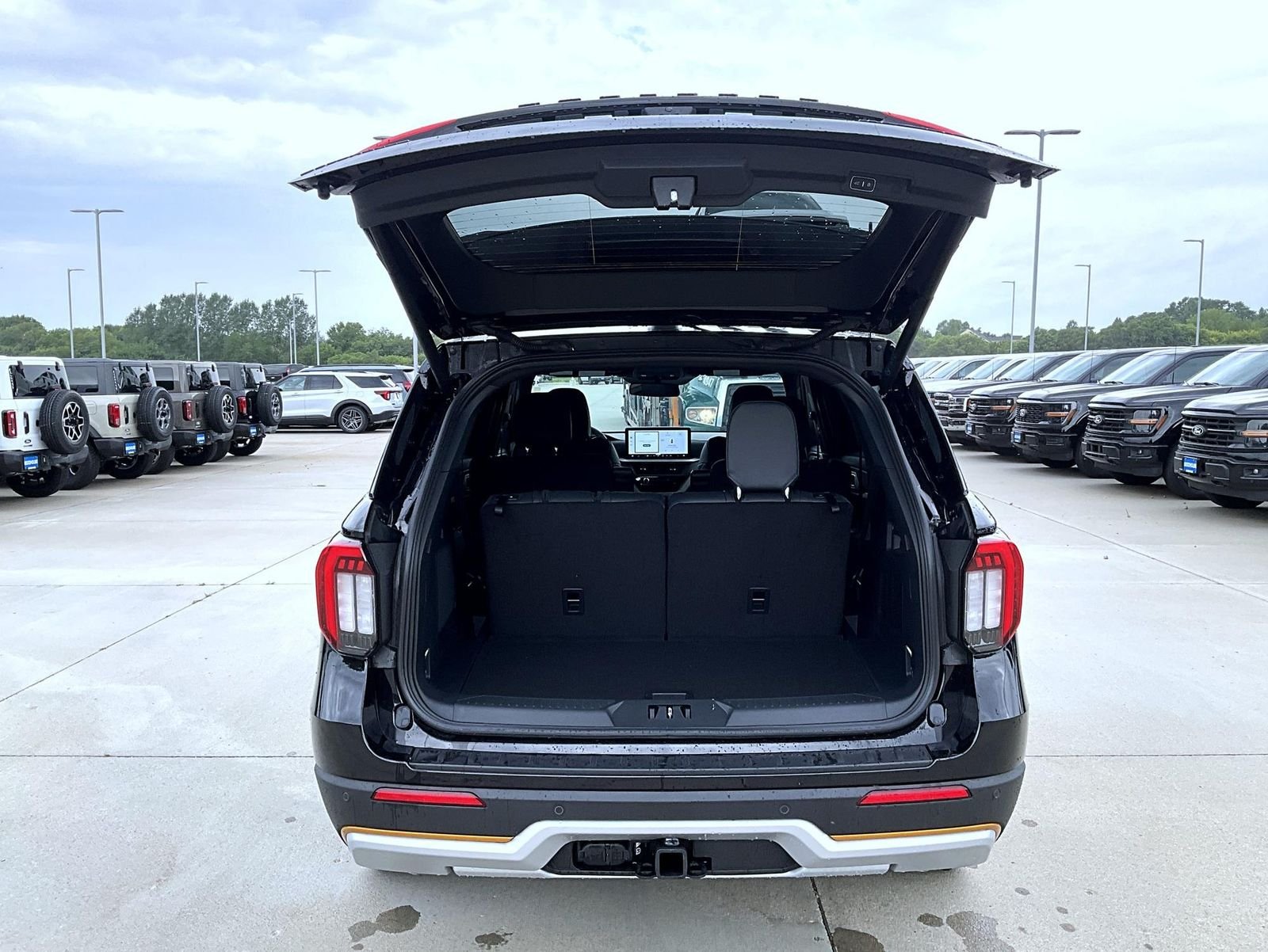 New 2026 Agate Black Metallic Ford Tremor image 16