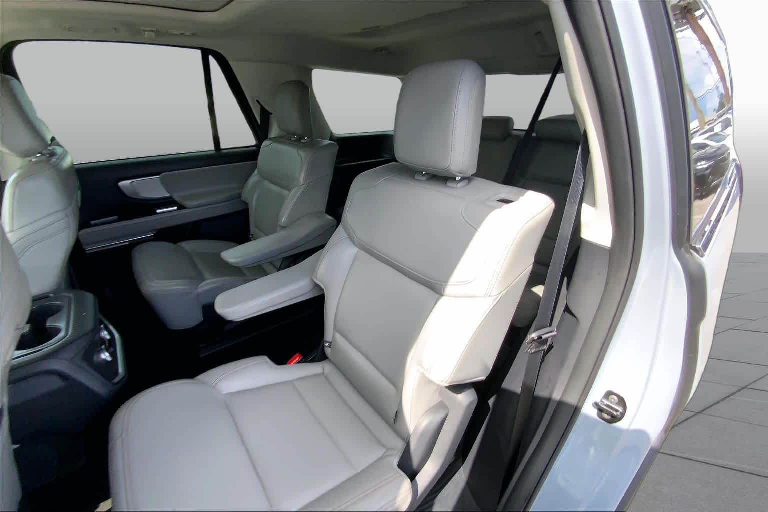 Certified Used 2025 Glacier Gray Metallic Ford Active image 20