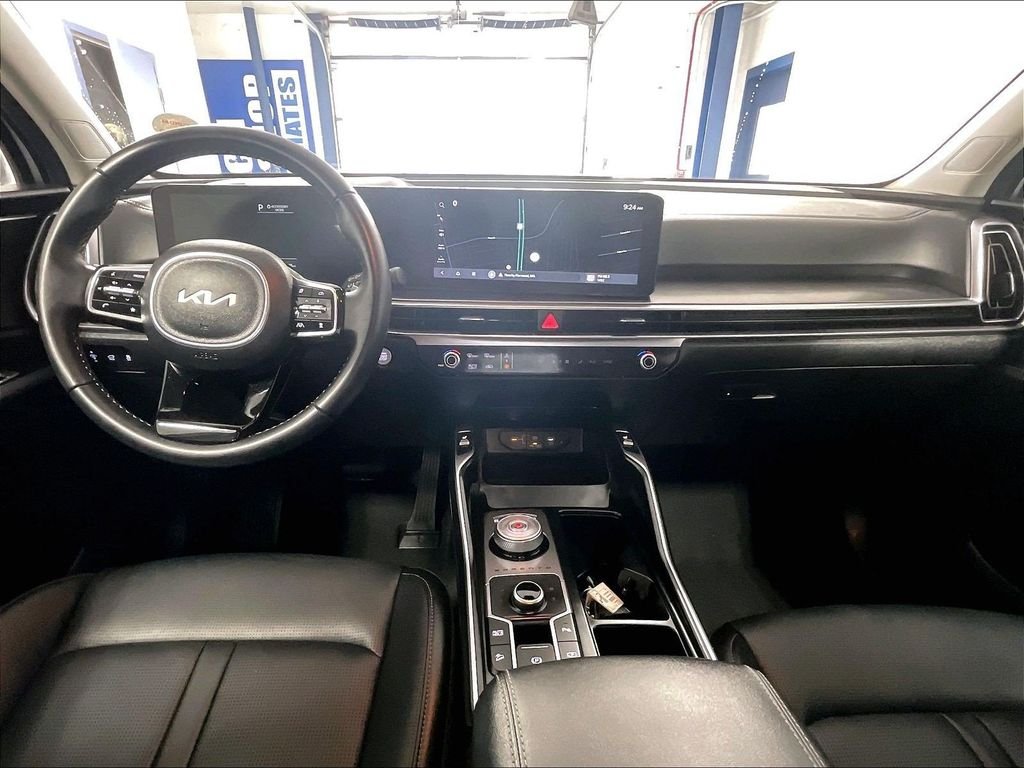 Used 2025 Silver Kia EX image 21