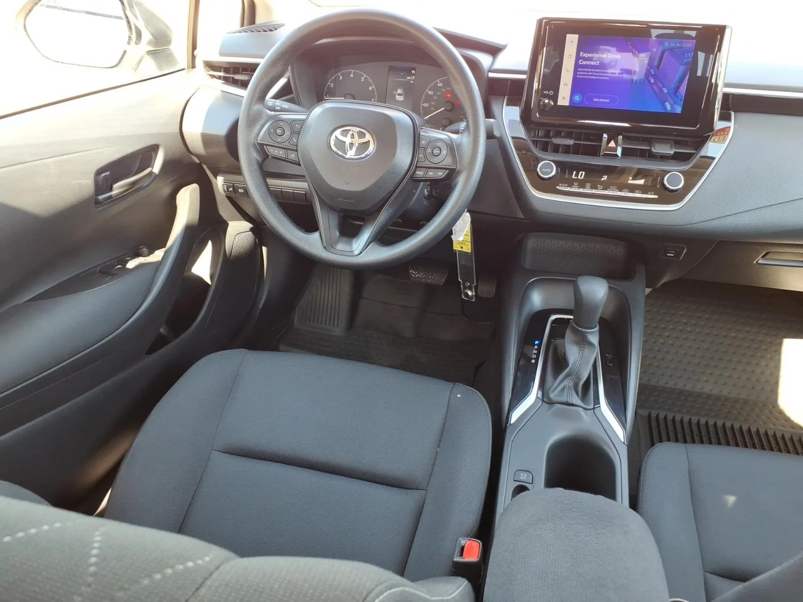 Used 2025 Wind Chill Pearl Toyota LE image 4