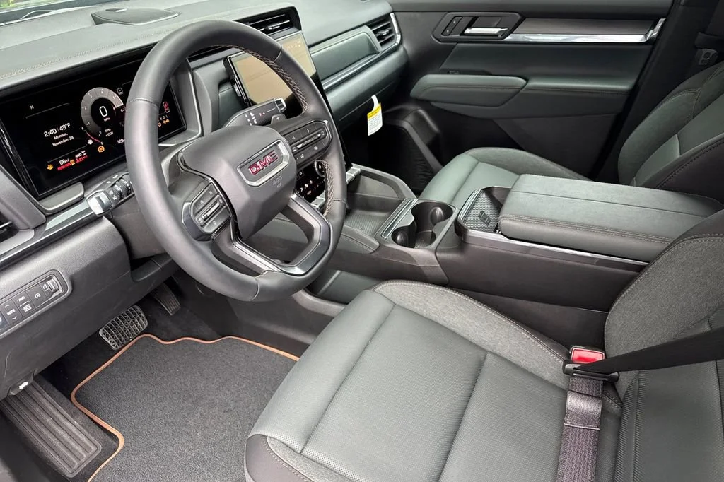 2026 GMC Terrain AT4 - Photo 8