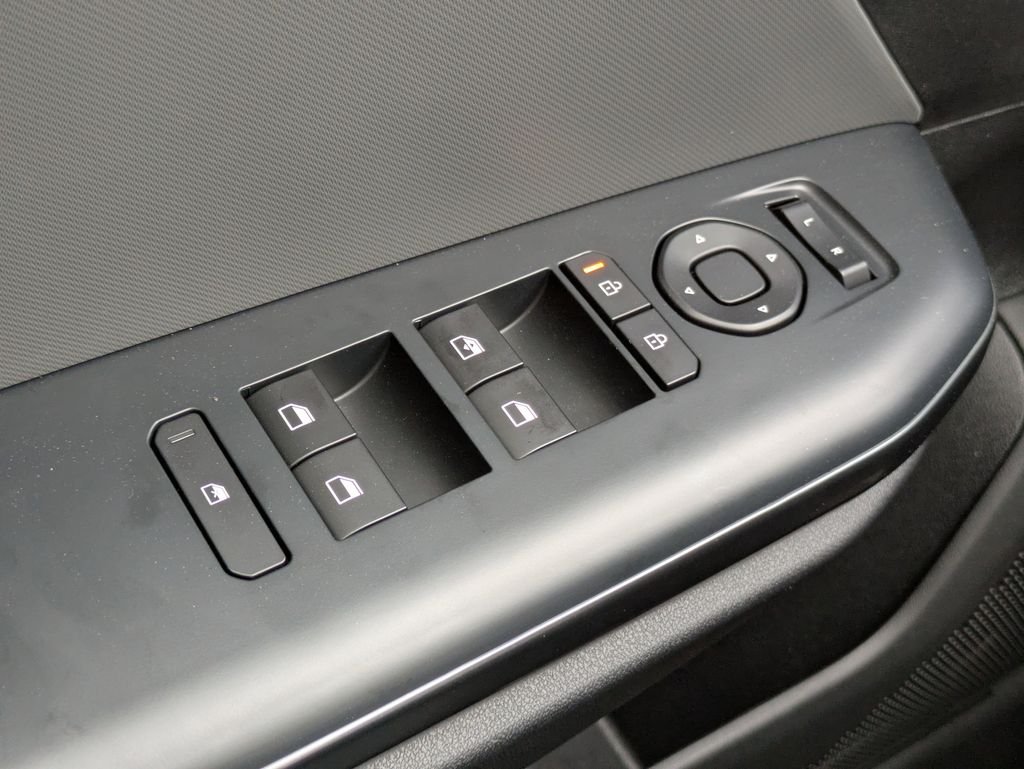 New 2025 Steel Gray Kia LXS image 20