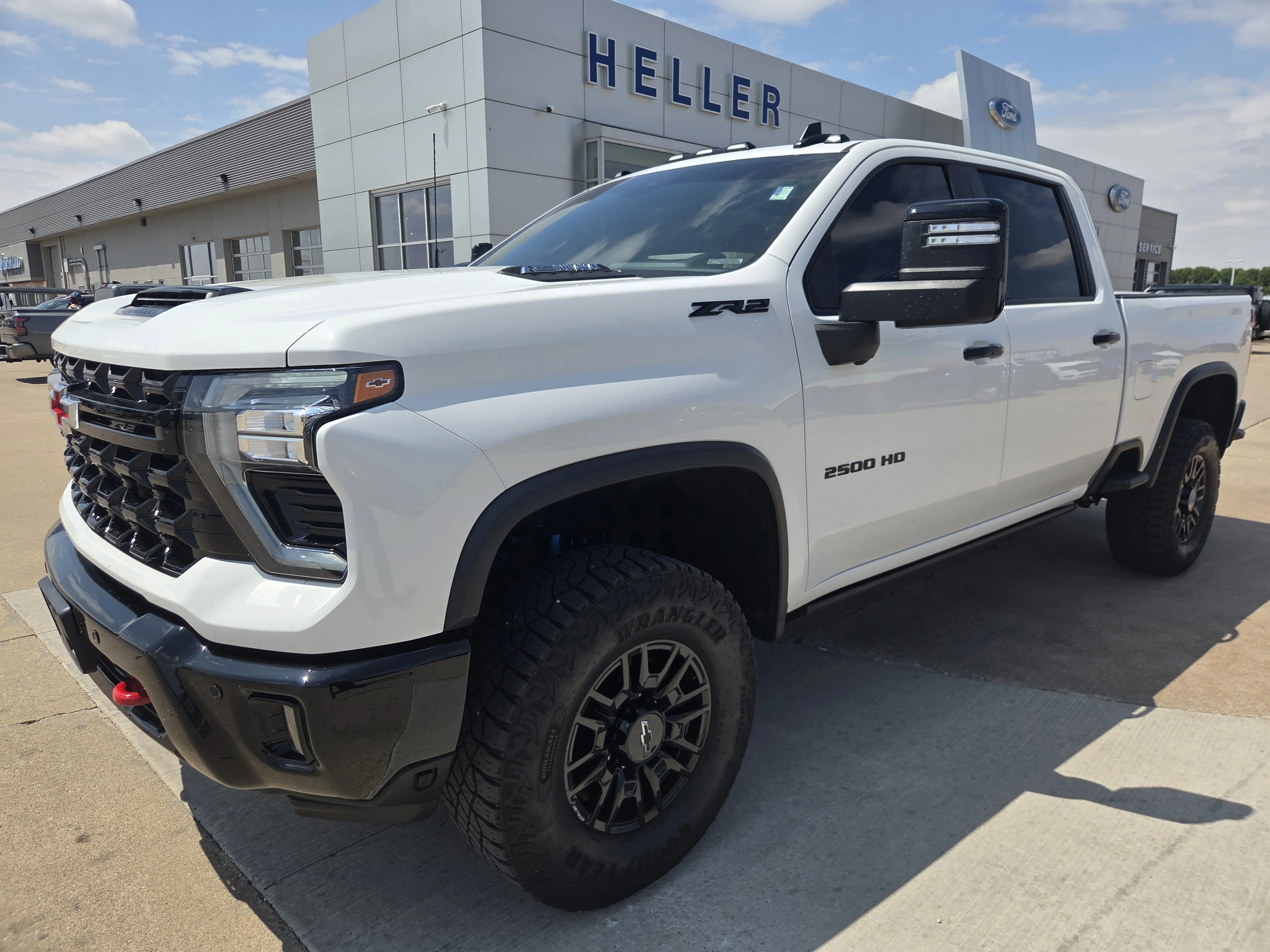 Used 2025 Summit White Chevrolet ZR2 image 3