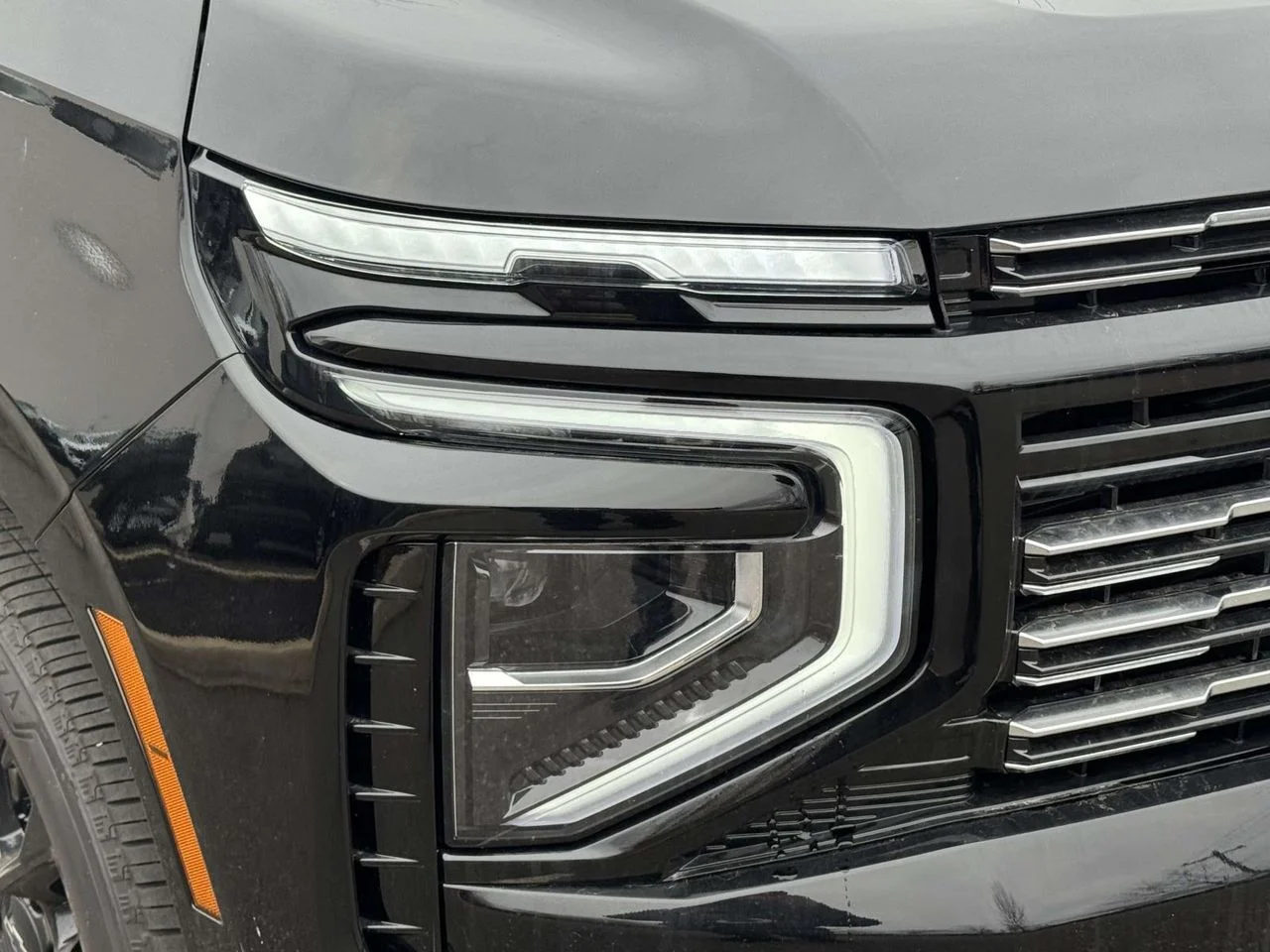 Used 2025 Black Chevrolet High Country image 7