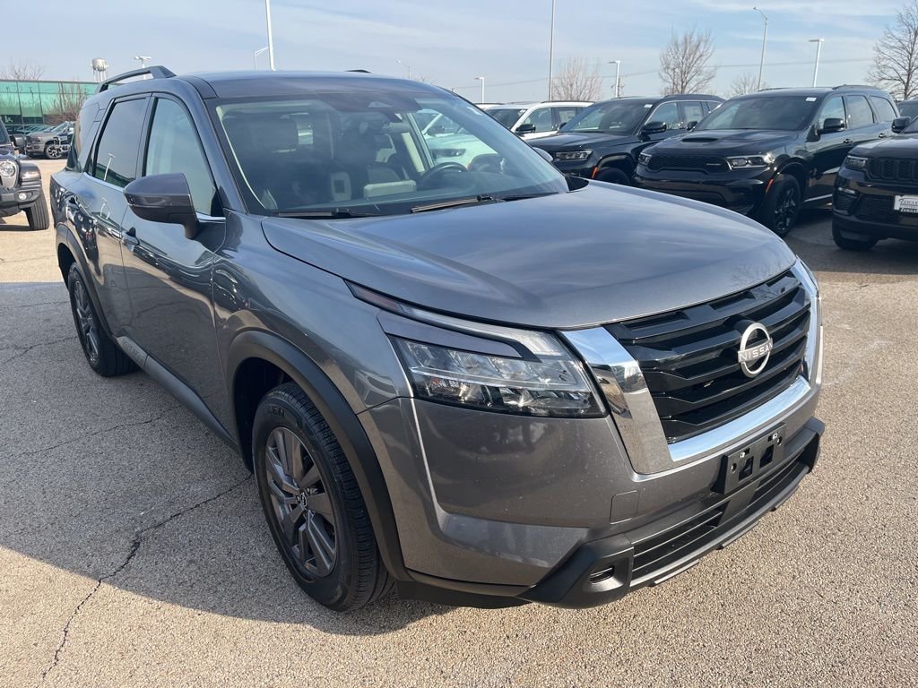 2022 Nissan Pathfinder SV