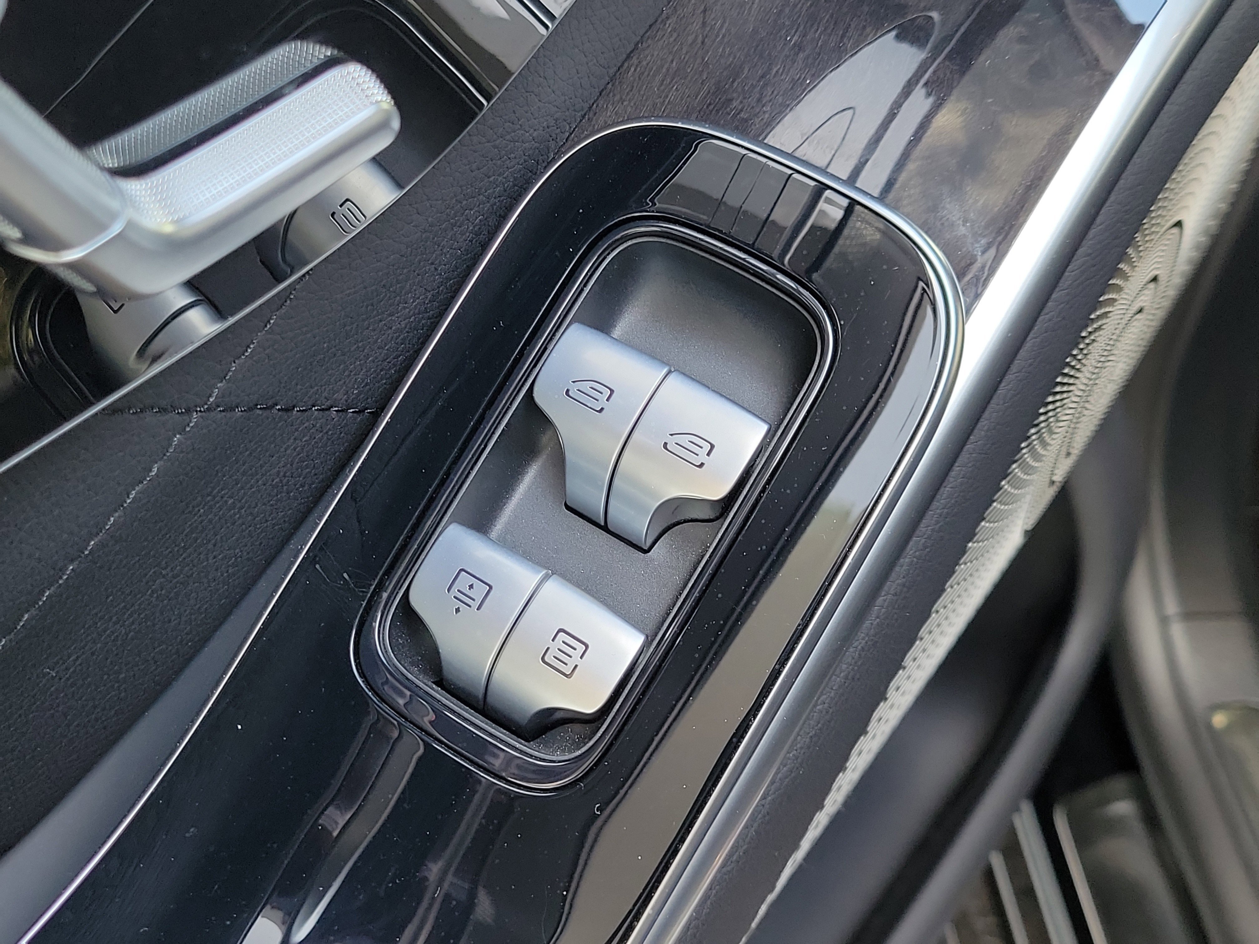 Used 2023 Black Mercedes-Benz S 580 image 18