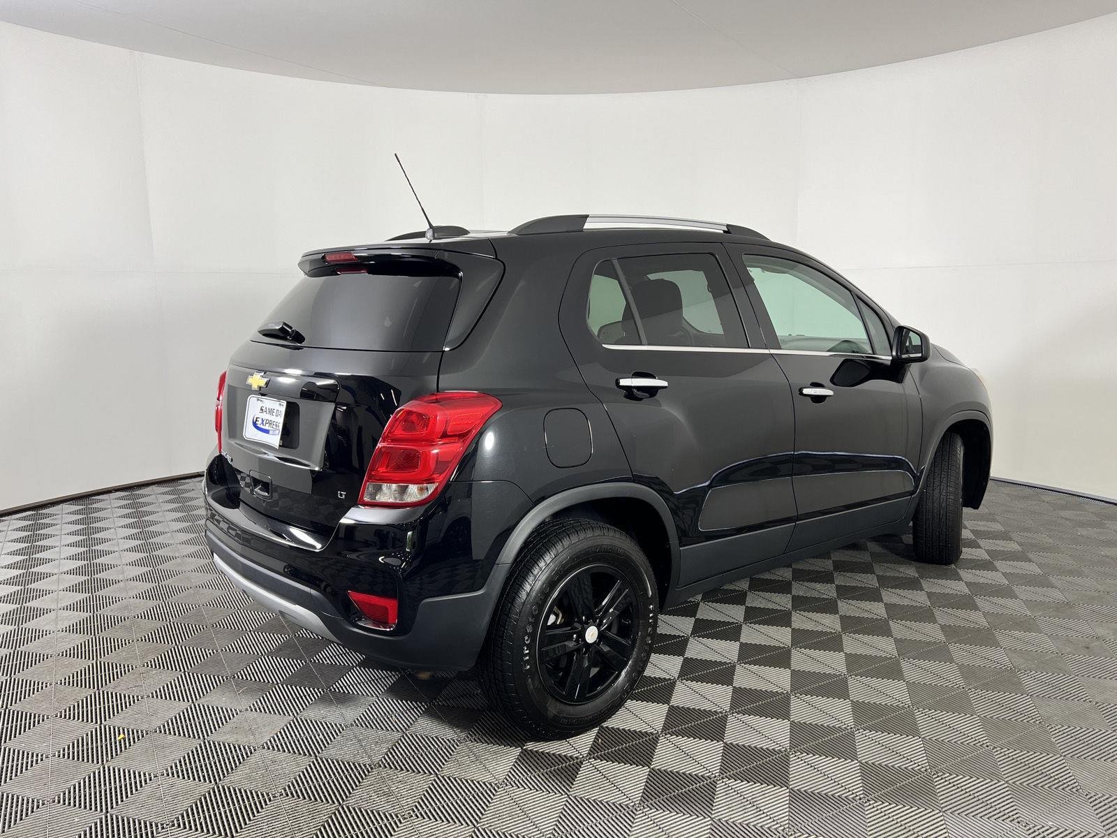 Used 2019 Black Metallic Chevrolet LT image 3