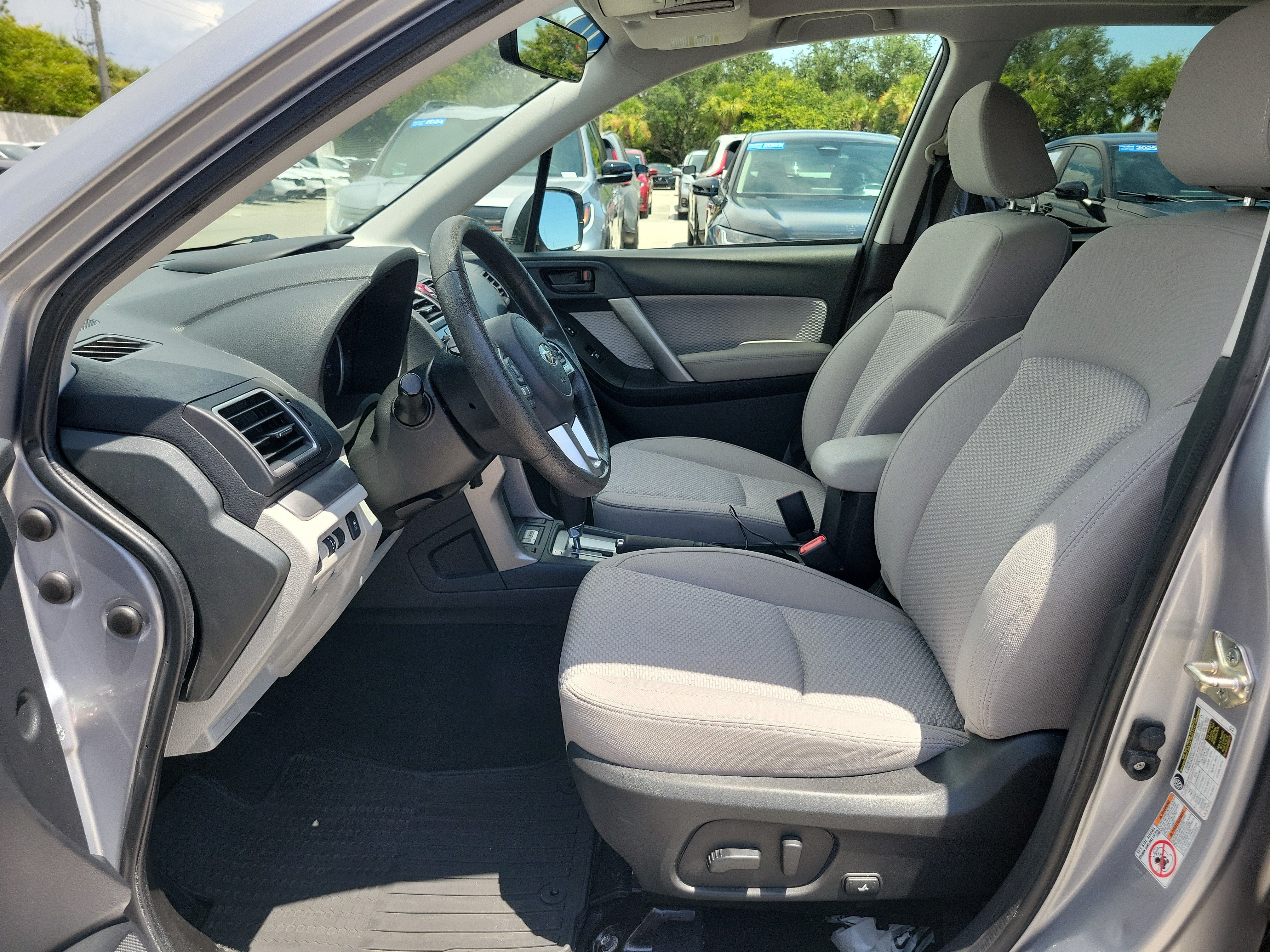 Used 2017 Ice Silver Metallic Subaru Premium image 18