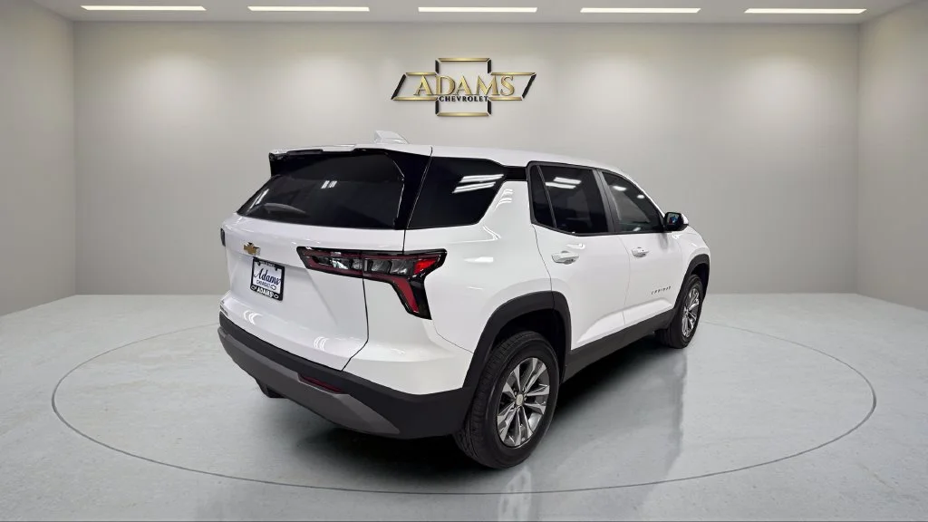 2027 Chevrolet Equinox LT - Photo 6