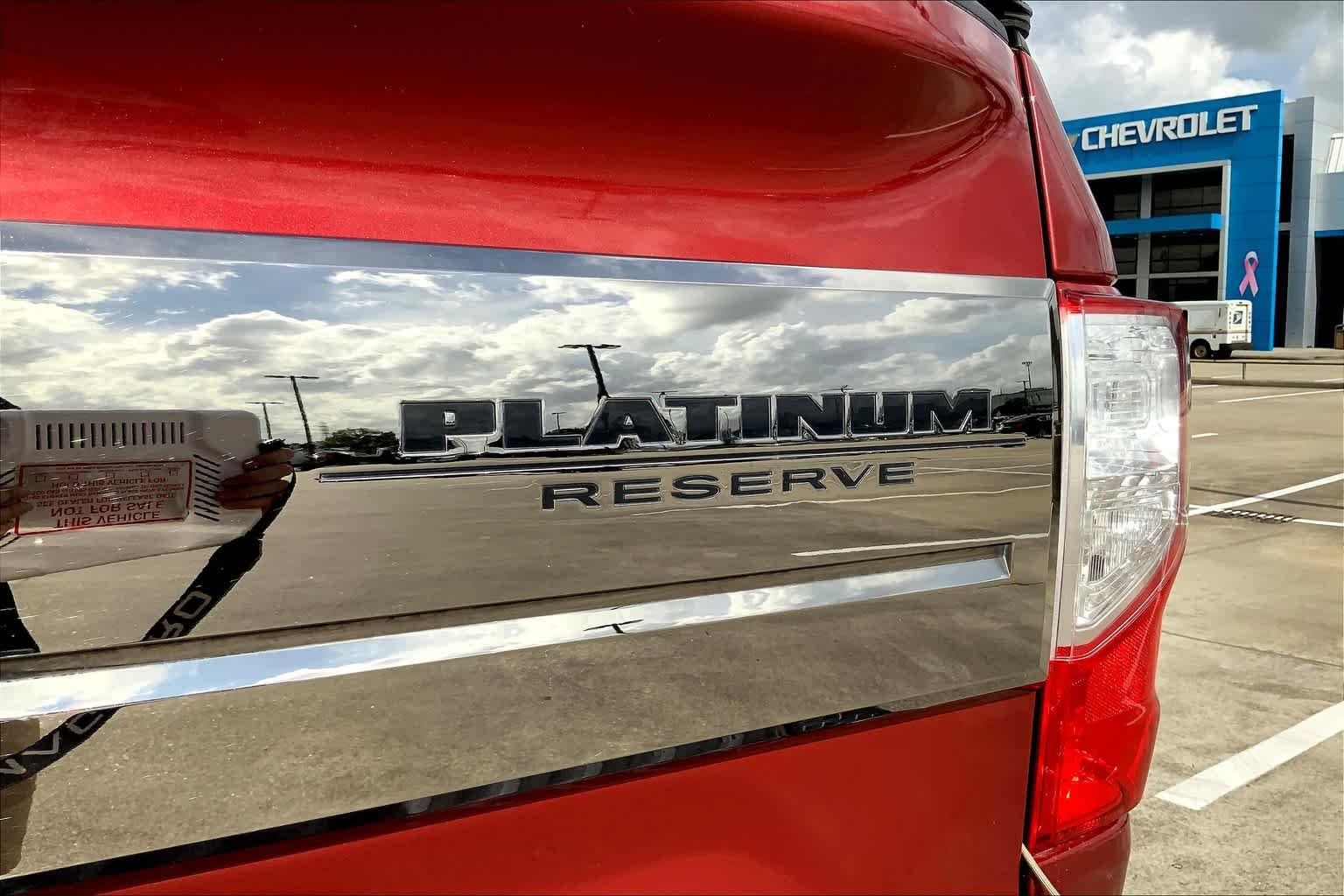 Used 2016  Nissan Platinum Reserve image 9