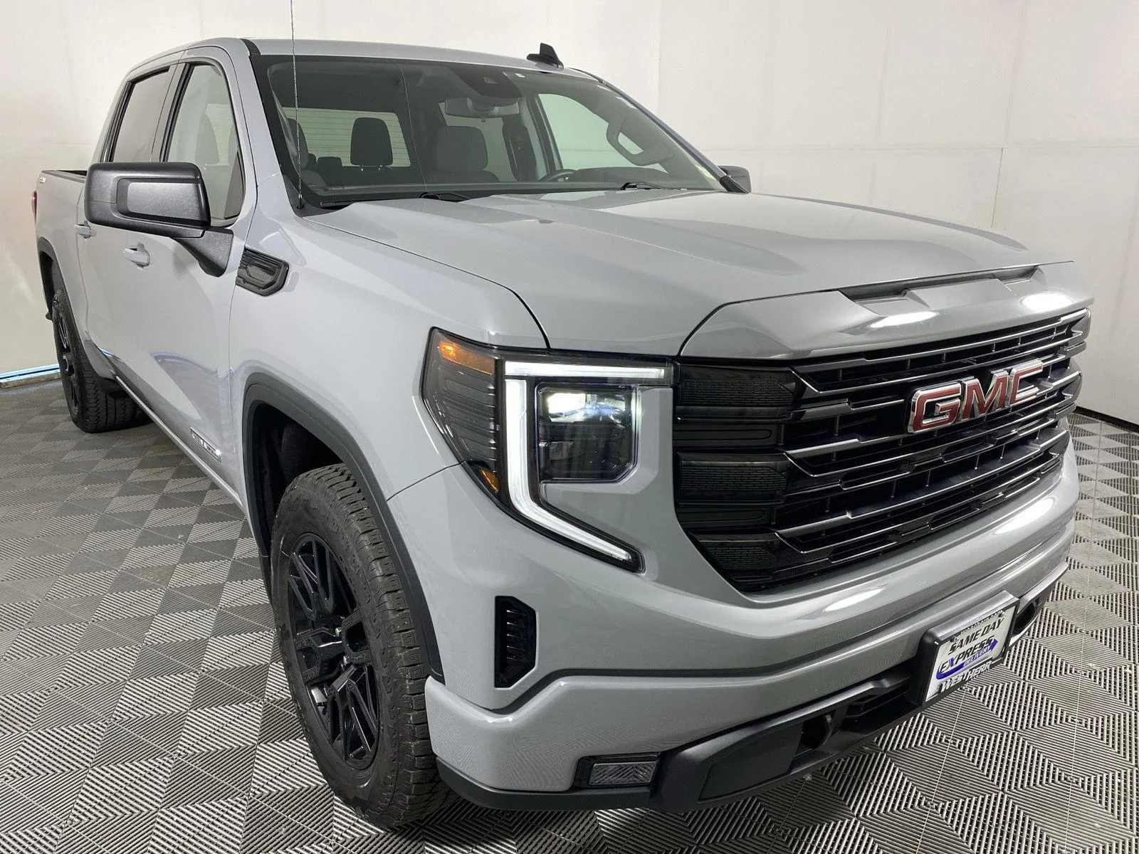 Used 2024 Gray GMC Elevation image 7