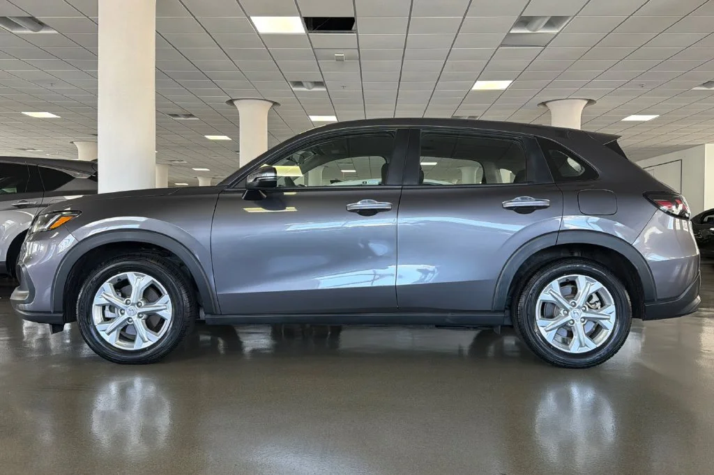 Used 2023 Modern Steel Metallic Honda LX image 10