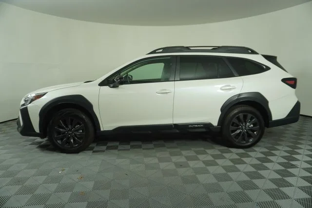 Certified Used 2025 Crystal White Pearl Subaru Onyx Edition image 4