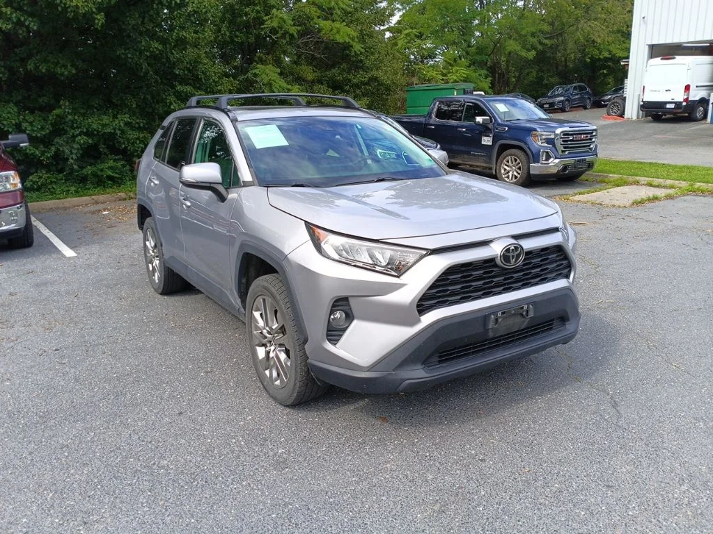 Used 2021 Silver Toyota XLE Premium image 1