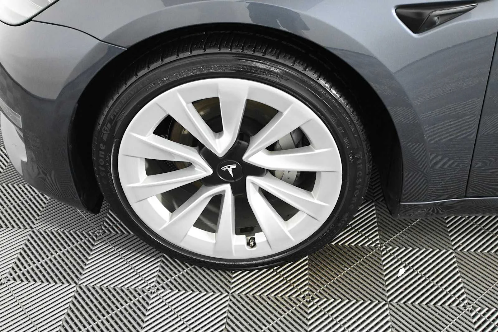 Used 2023 Midnight Silver Metallic Tesla  image 24