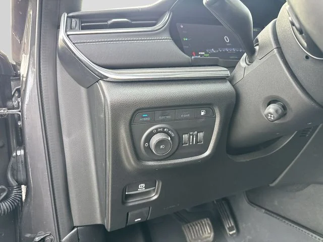 Used 2023 Gray Jeep Overland 4xe image 9