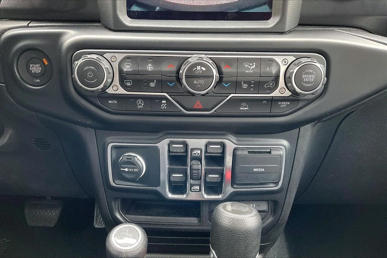 Used 2022 Gray Jeep Sport Altitude image 19