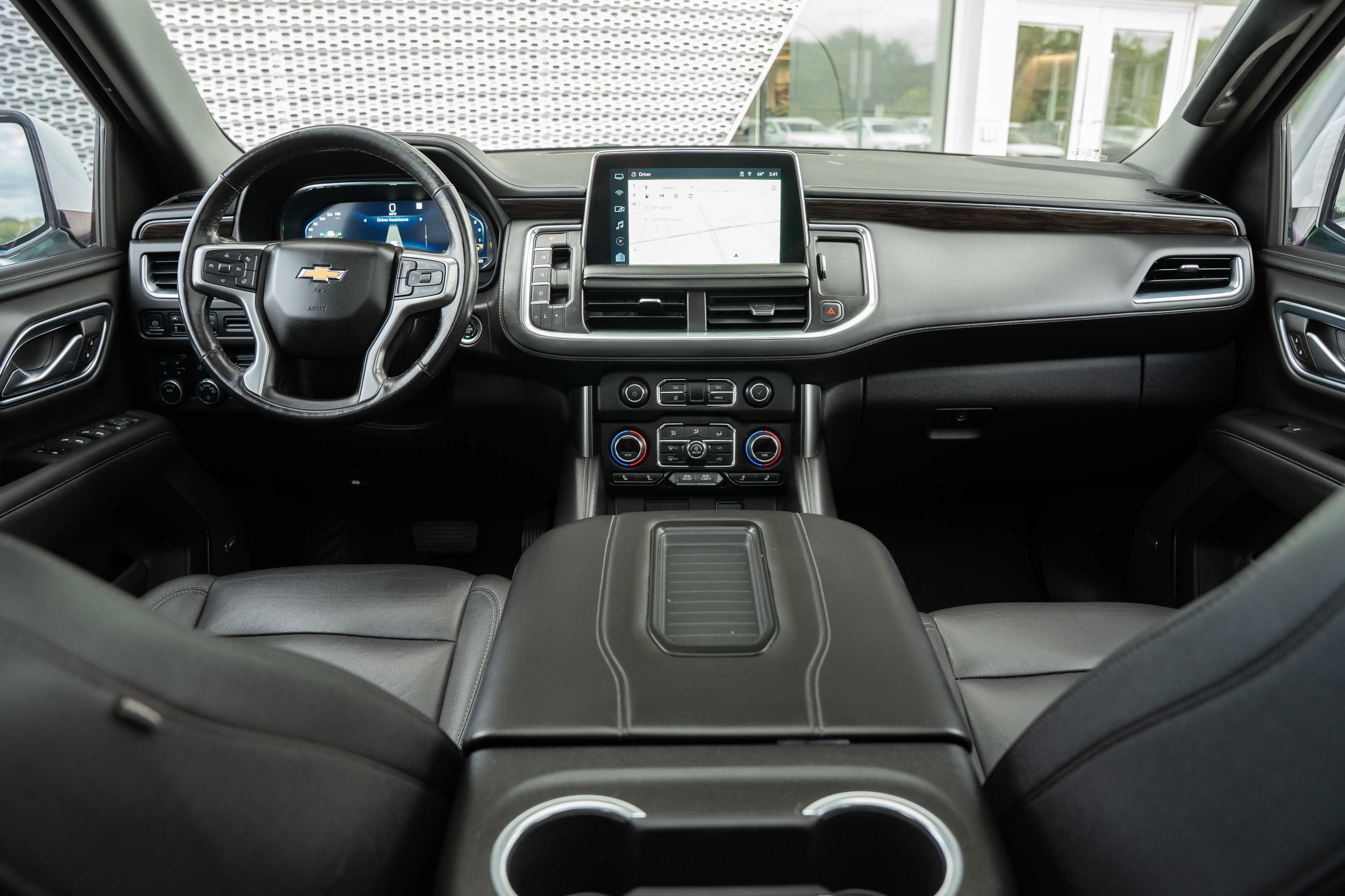 Used 2022 Iridescent Pearl Tricoat Chevrolet LT image 8