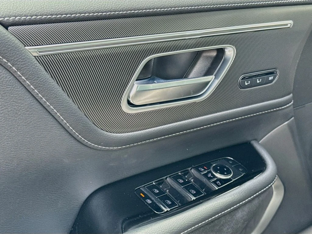 New 2027 BLACK OBSIDIAN INFINITI Luxe 2WD image 18