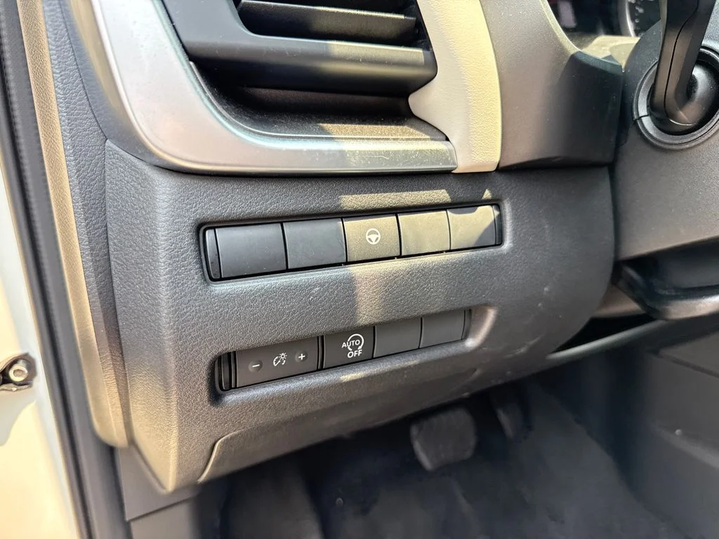 Used 2023 White Nissan SV image 13
