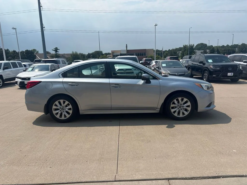 Used 2015 Silver Subaru 2.5i Premium image 4