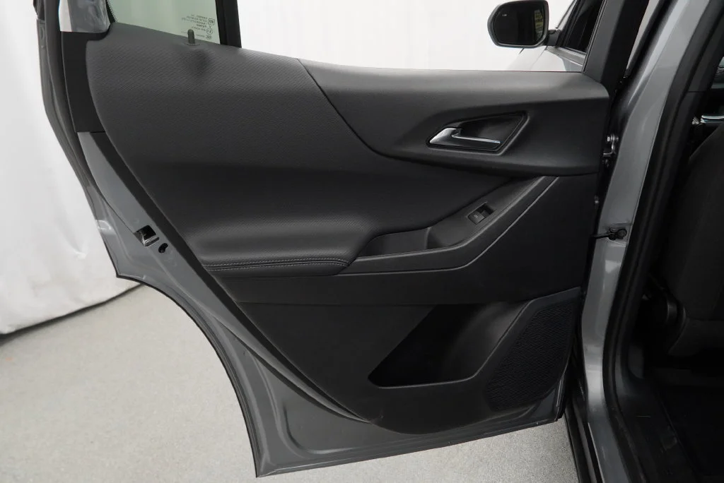 New 2027 Sterling Gray Metallic Chevrolet LT image 31