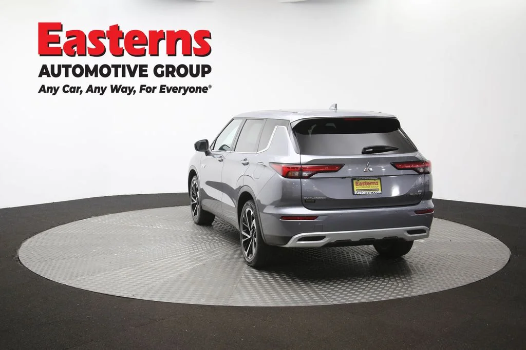 Used 2023 Silver Mitsubishi SE image 66