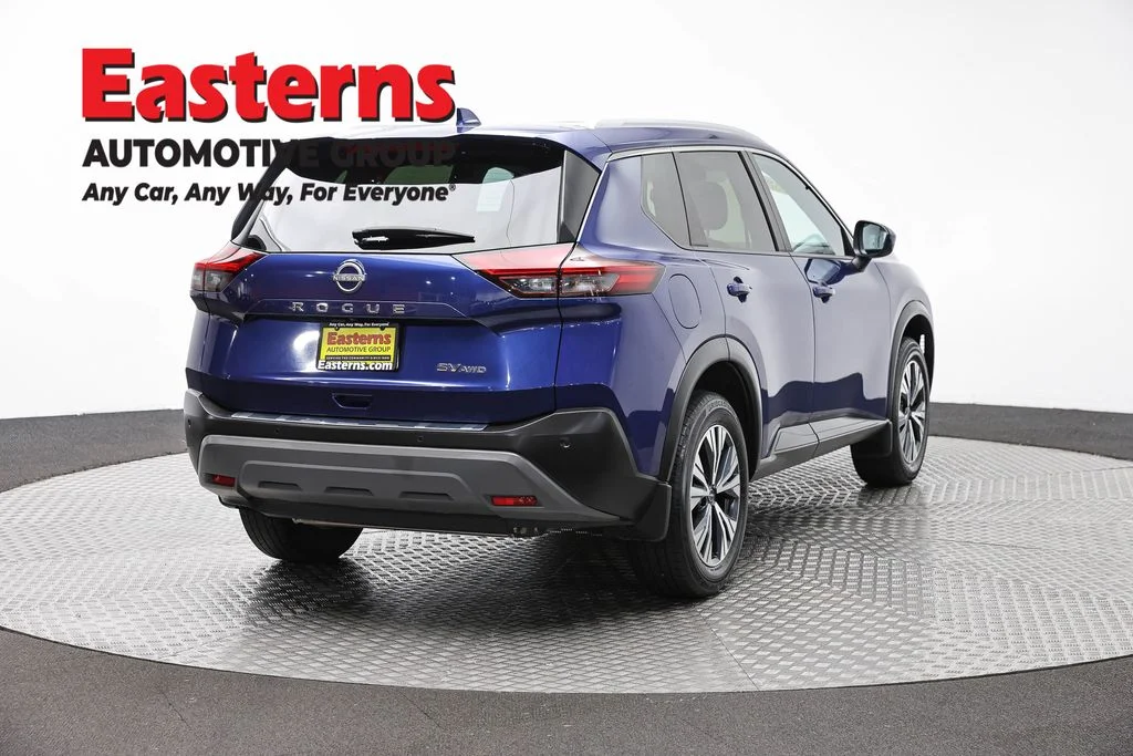 Used 2023 Blue Nissan SV image 5