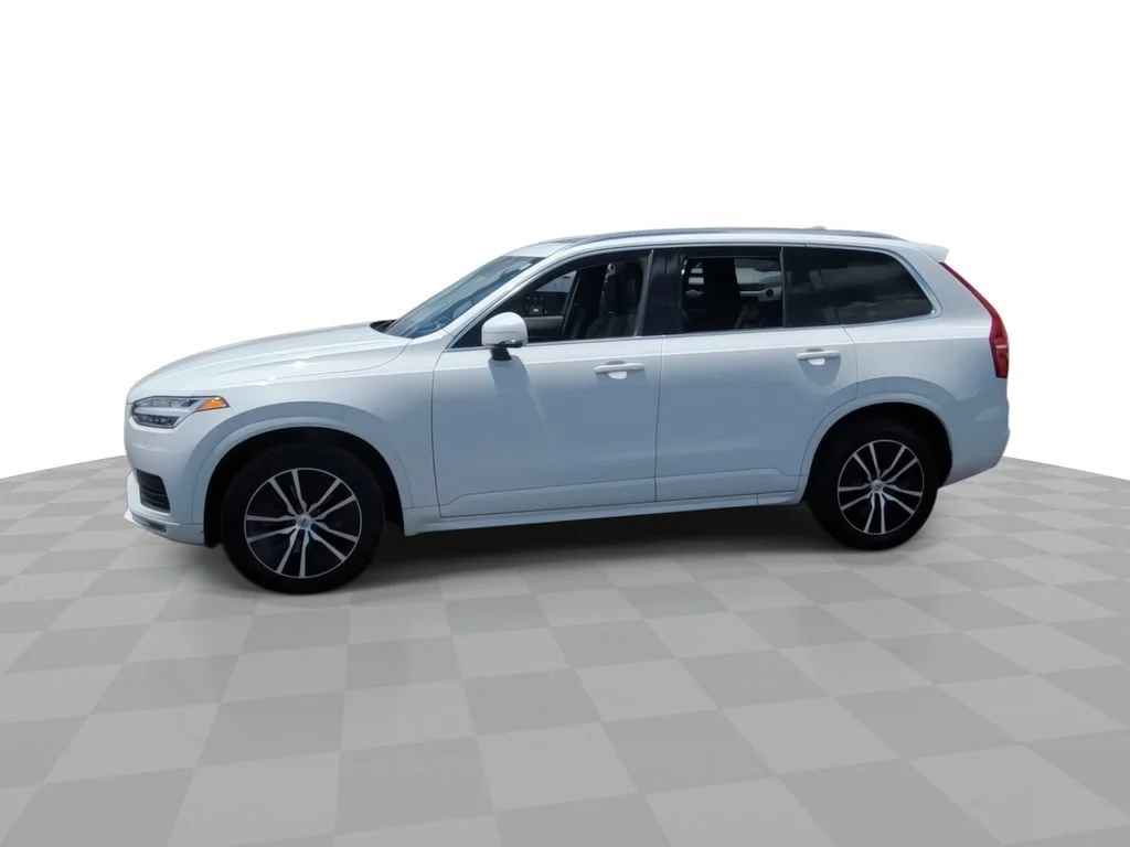 Used 2020 White Volvo T6 Momentum 7 Passenger image 4