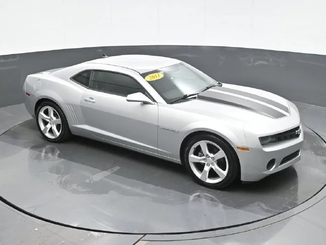 Used 2011 Silver Chevrolet 1LS image 15