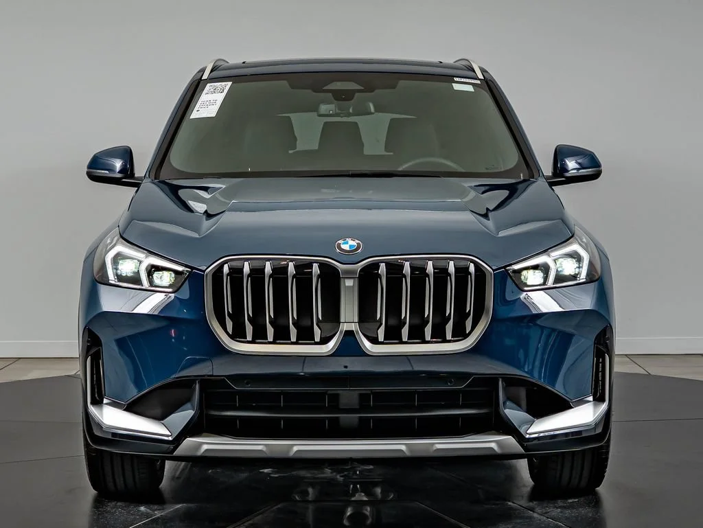 New 2026 Night Dusk Blue Metallic BMW xDrive28i image 2