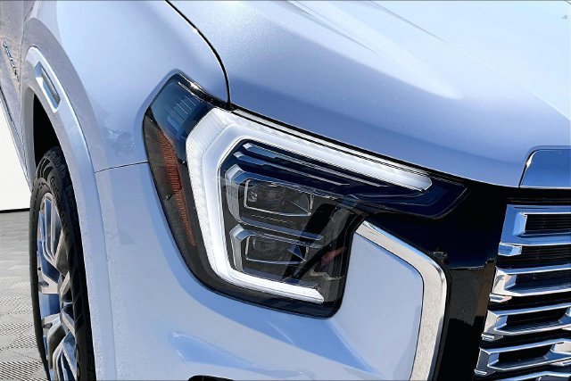 Used 2026 White GMC Denali image 31
