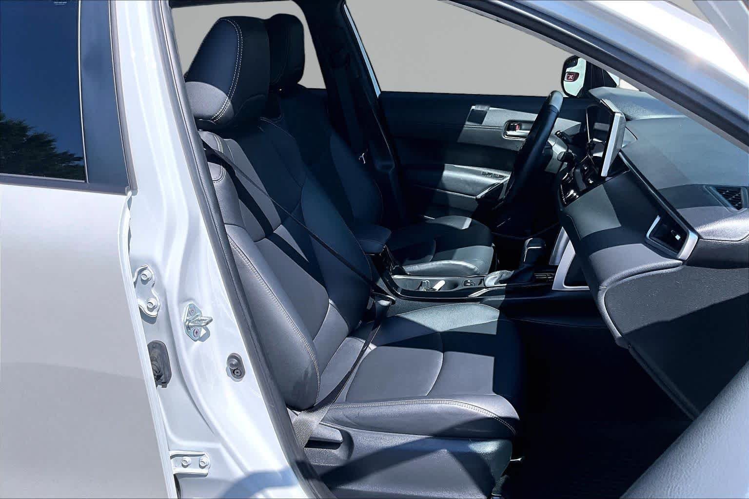 Used 2023 Wind Chill Pearl Toyota XLE image 9