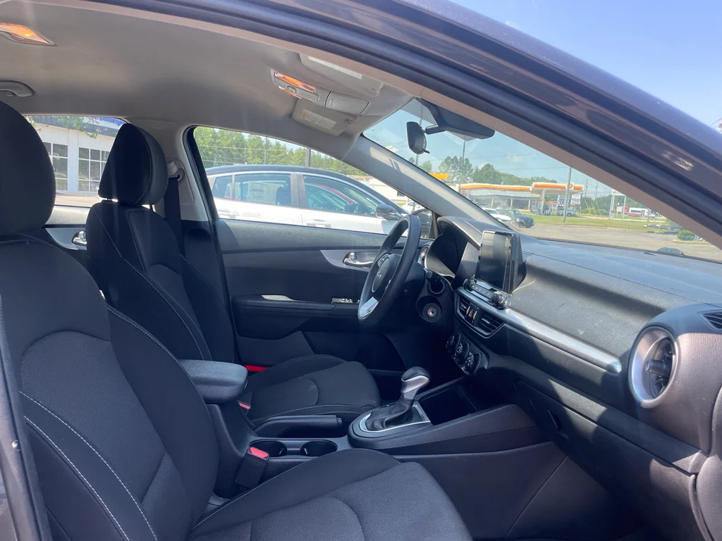 Used 2024 Gravity Gray Kia LXS image 9