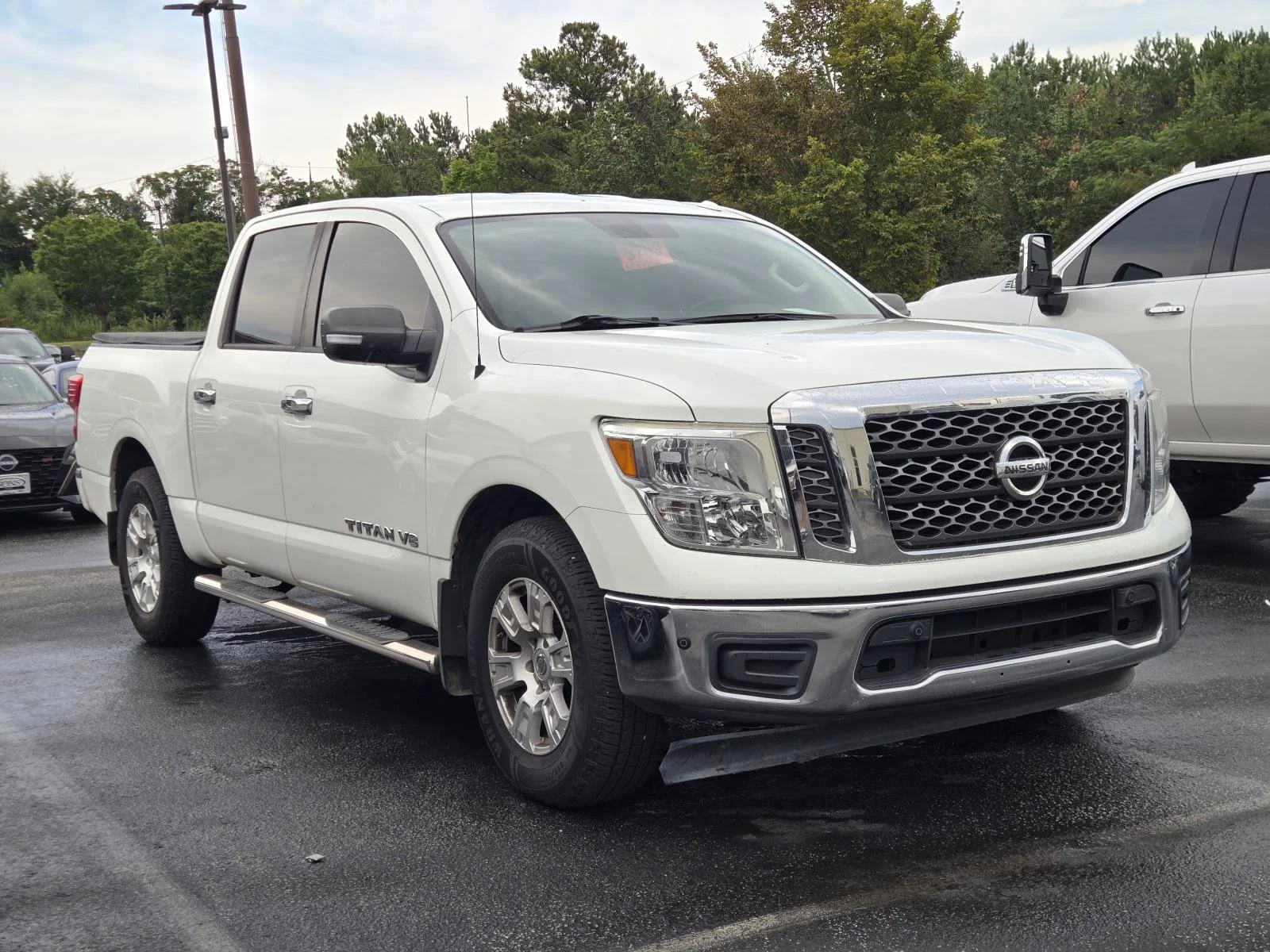 Used 2018 Glacier White Nissan SV image 3