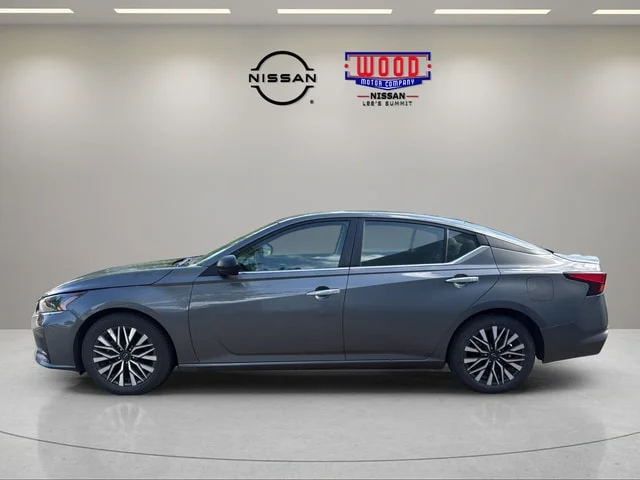 Used 2024 Gun Metallic Nissan 2.5 SV image 6