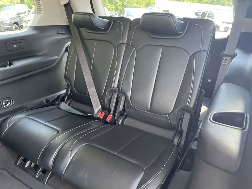 Used 2022 Gray Jeep Limited image 21
