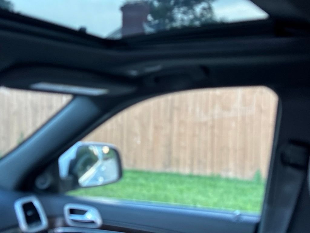 Used 2018 White Jeep Limited image 35