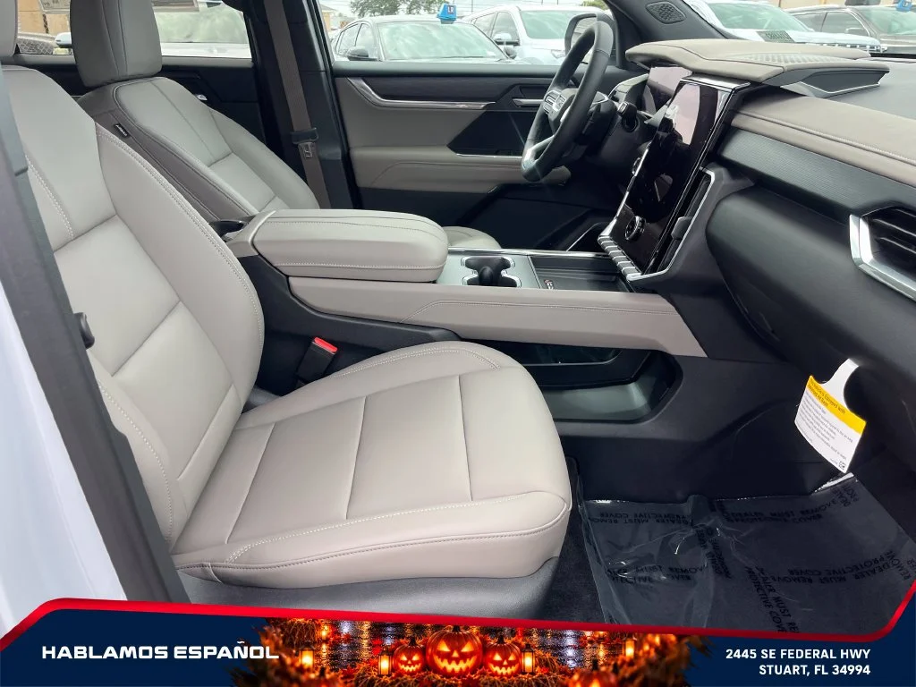 New 2027 Glacier White Tricoat GMC Elevation image 20