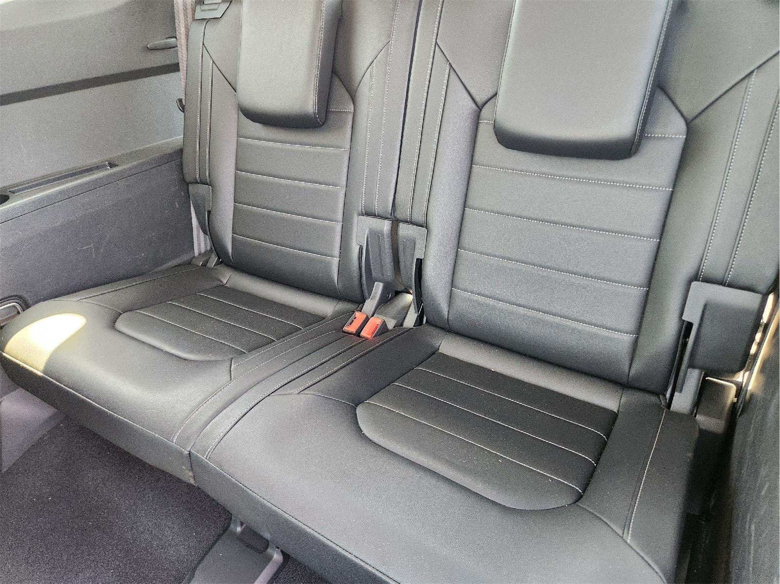 Used 2019 Platinum Gray Metallic Volkswagen 3.6L V6 SEL Premium image 31