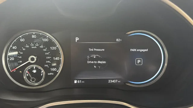 Used 2021 White Genesis 2.5T image 29
