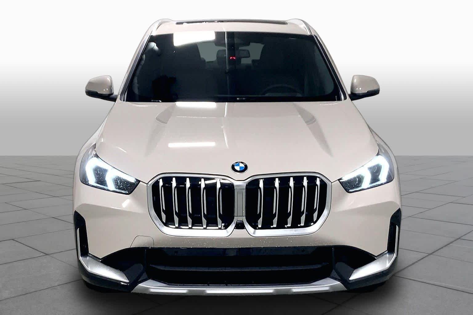New 2026 Dune Grey Metallic BMW xDrive28i image 3