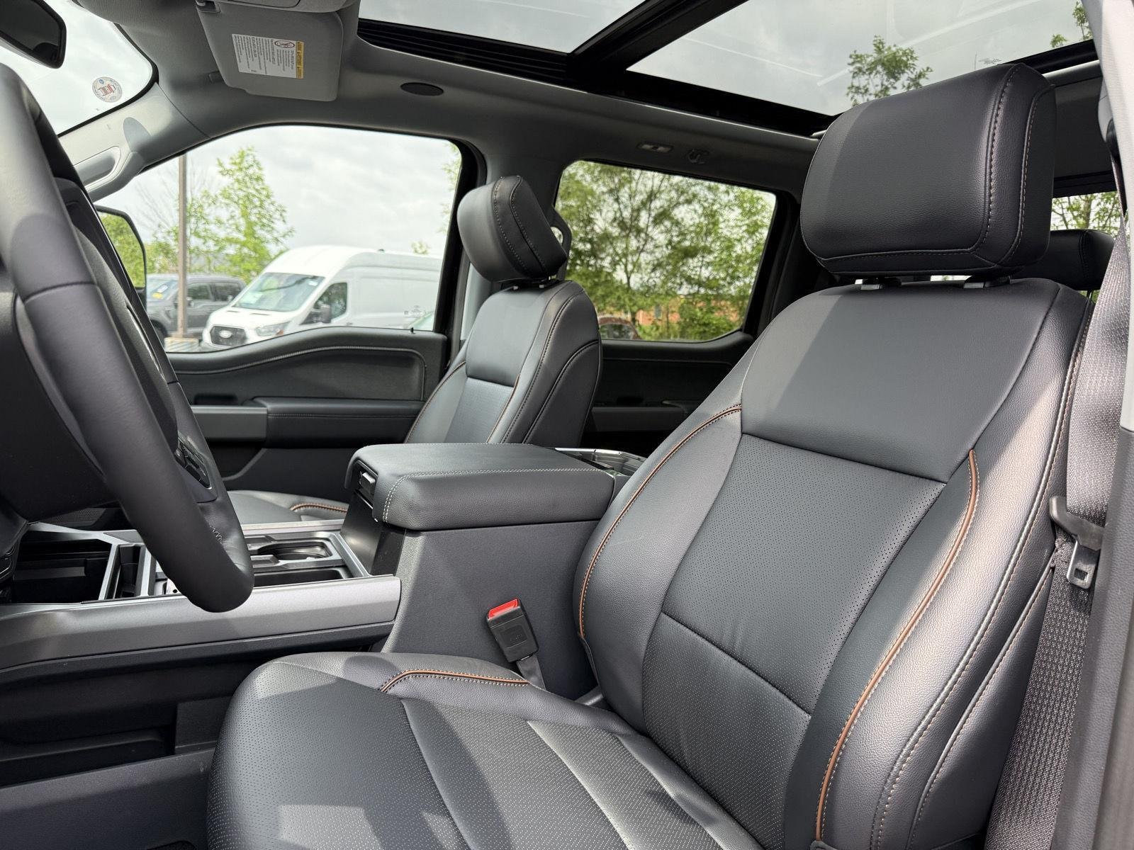 Used 2026 Agate Black Metallic Ford LARIAT image 4